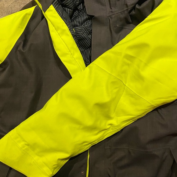 Men’s winter jacket - Picture 3 of 4